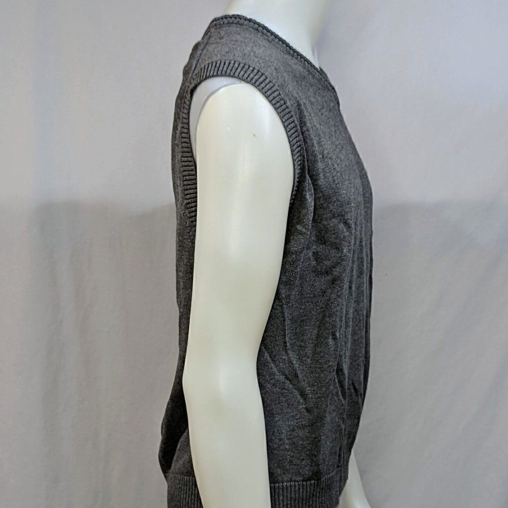 Classic looking Tommy Hilfiger Vest - Picture 7 of 7